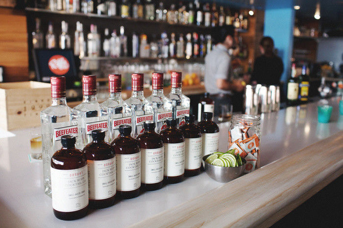 برچسب های چسبنده برای بطری های آبجو برچسب بطری های آبجو سفارشی برای بسته بندی نوشیدنی فروش مستقیم